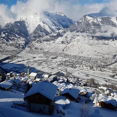 Cosy In A Location * Veysonnaz